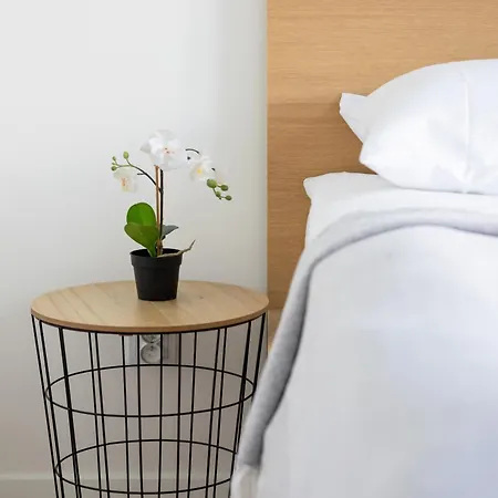 Wyjatkowy Apartament Z Parkingiem W Warszawie By Rent Like Apartament