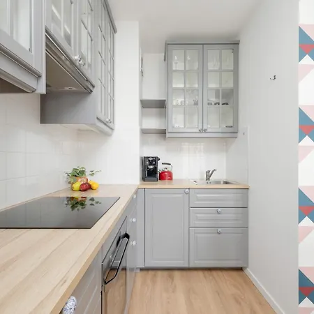 Wyjatkowy Apartament Z Parkingiem W Warszawie By Rent Like Apartament