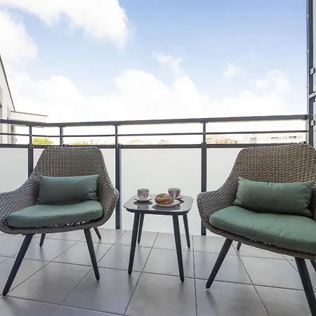 Wyjatkowy Apartament Z Parkingiem W Warszawie By Rent Like