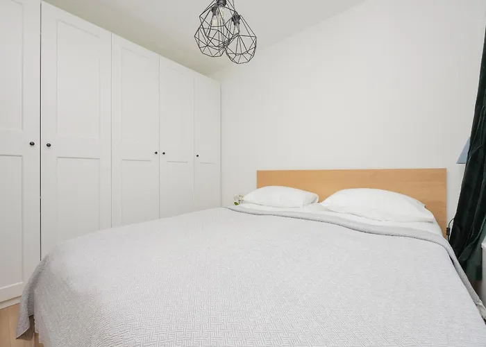 Wyjatkowy Apartament Z Parkingiem W Warszawie By Rent Like Apartman *